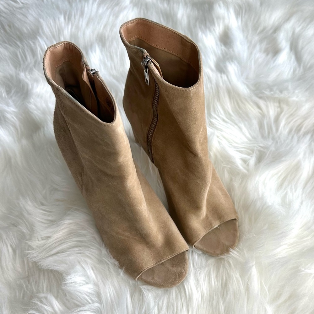 Steve Madden Manzzo Suede Block Heel Peep Toe Bootie in Sand Womens 10 EUC - Picture 5 of 13